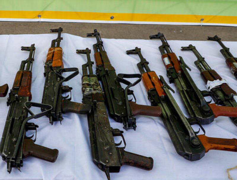 شهروندان جازموریان ۲۴ قبضه سلاح غیرمجاز را داوطلبانه تحویل دادند